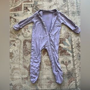 Kyte Baby zip-up footie 0-3m